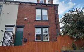 Grove House - 4 Bedroom Sleeps 8 Only 1 Mile From Centre